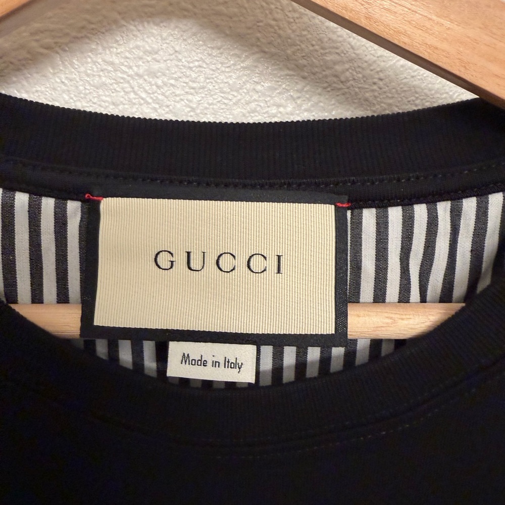 Gucci Black Tee with Gold Emblem - Picture 2 of 6